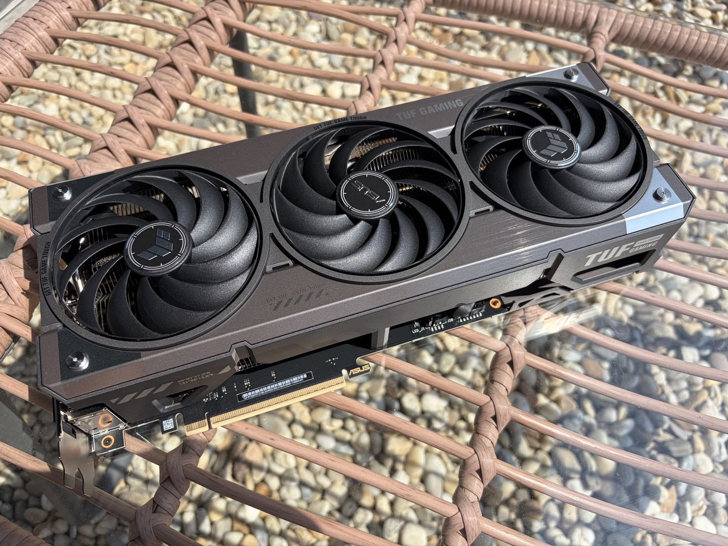 ASUS TUF Gaming GeForce RTX 5070 Ti 16GB OC, fotka 1 z 8