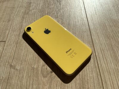 iPhone XR 64 GB žltý