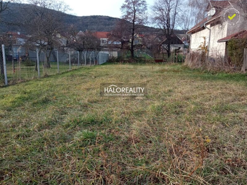 HALO reality - Predaj, pozemok pre rodinný dom 1050 m2 Horné Orešany