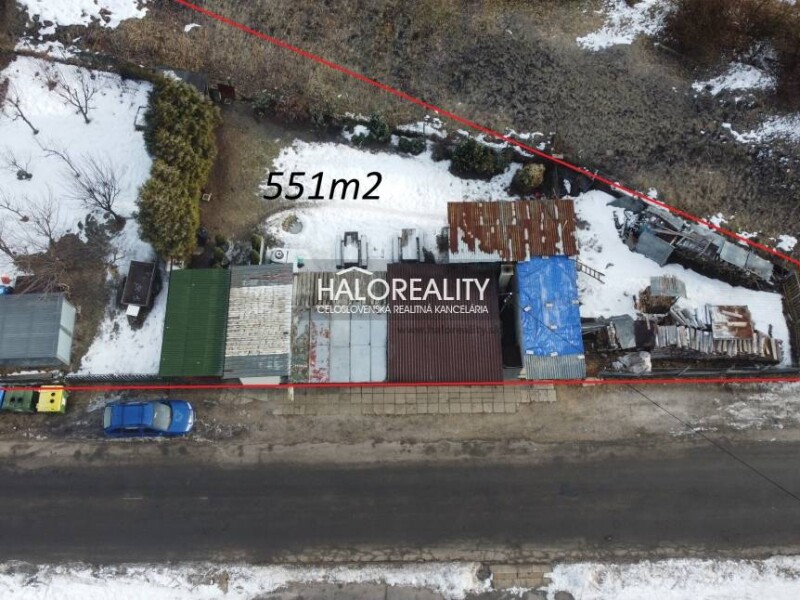 HALO reality - Predaj, pozemok 551 m2 Tisovec, a prevádzka Bufet ...