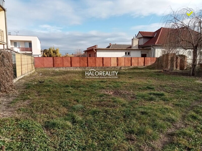 HALO reality - Predaj, pozemok pre rodinný dom 405 m2 Kolárovo - ...