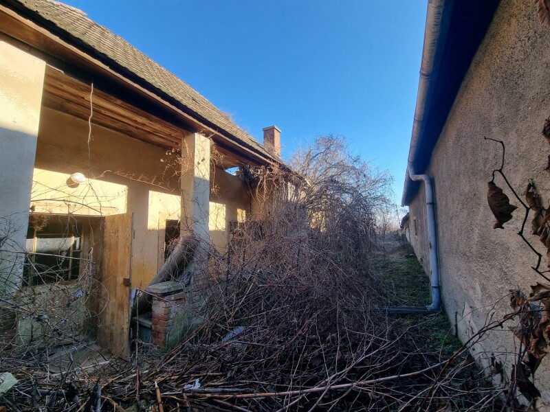 Rodinný dom, stavebný pozemk na predaj v lokalite Šahy časť Tešmák