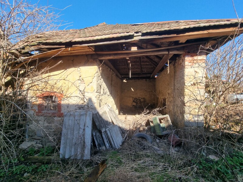 Rodinný dom, stavebný pozemk na predaj v lokalite Šahy časť Tešmák