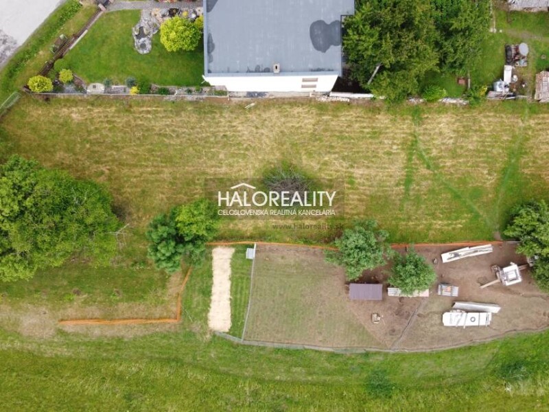 HALO reality - Predaj, pozemok pre rodinný dom 1300 m2 Drienčany ...