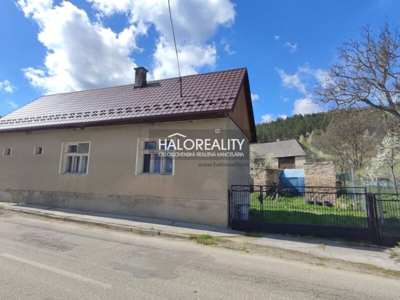 HALO reality - Predaj, rodinný dom Neporadza - ZNÍŽENÁ CENA - EXKLU...