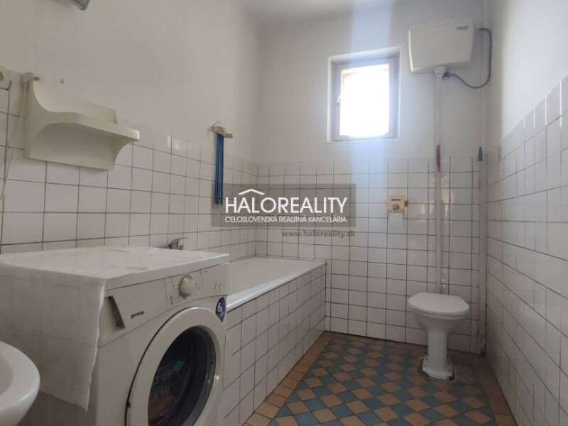 HALO reality - REZERVOVANÉ - Predaj, rodinný dom Bošany - EXKLUZÍVN...