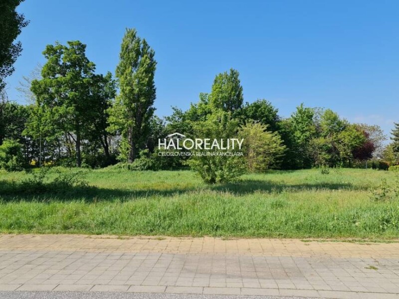 HALO reality - Predaj, pozemok pre rodinný dom 734 m2 Trnava, lok...