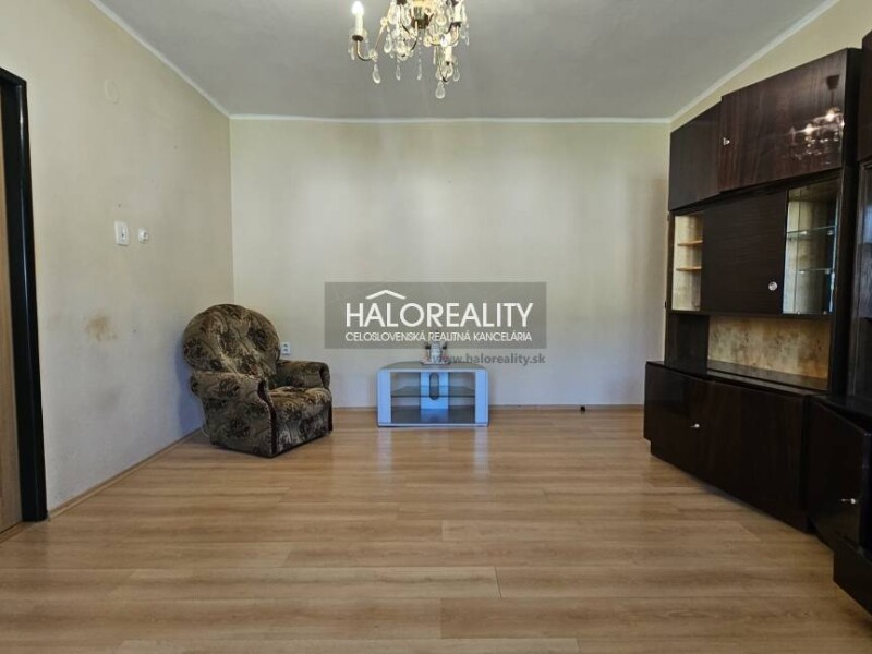 HALO reality - Predaj, trojizbový byt Nová Baňa - ZNÍŽENÁ CENA