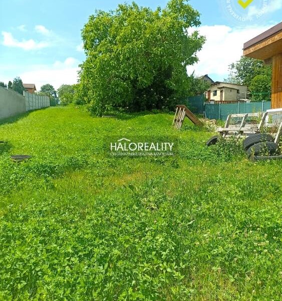 HALO reality - Predaj, pozemok pre rodinný dom 1046 m2 Naháč