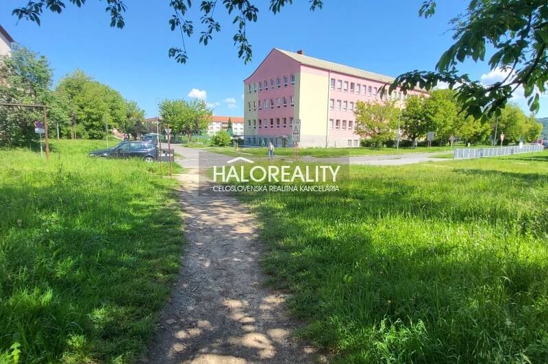 HALO reality - Predaj, pozemok pre bytovú výstavbu 1997 m2 Žiar n...