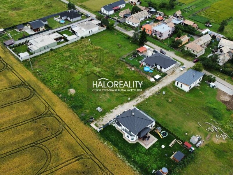 HALO reality - Predaj, pozemok pre rodinný dom 730 m2 Rimavské Ja...