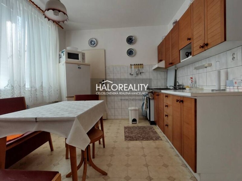 HALO reality - Predaj, štvorizbový byt Nové Zámky, s balkónom, v bl...