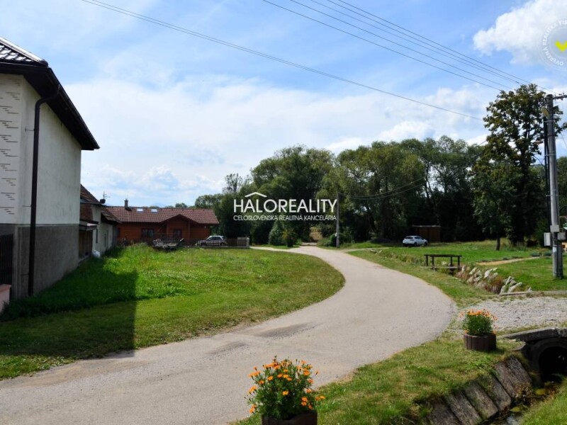 HALO reality - Predaj, pozemok pre rodinný dom 541 m2 Liptovské B...