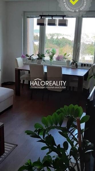 HALO reality - Predaj, trojizbový byt Zvolen, priestranný s luxusný...