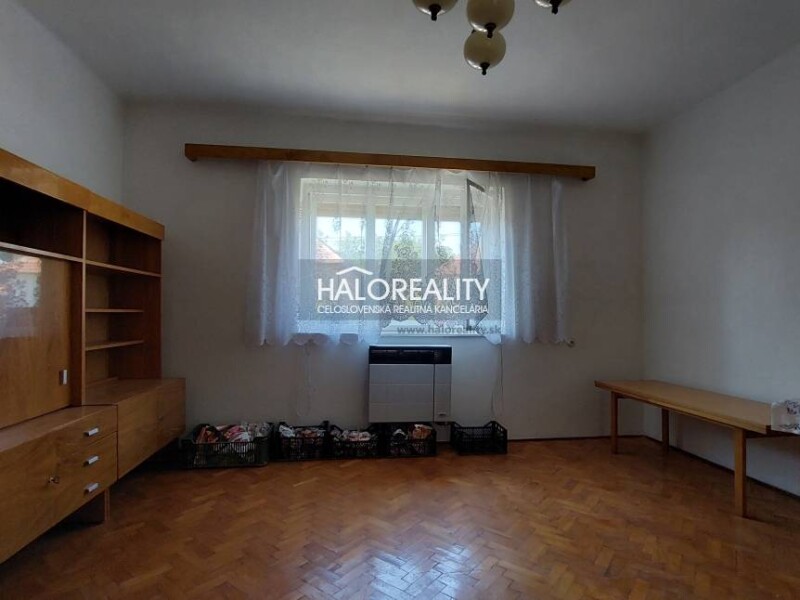 HALO reality - Predaj, rodinný dom Veľké Lovce, päťizbový, tichá lo...