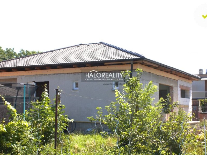 HALO reality - Predaj, rodinný dom Hrnčiarovce nad Parnou - VO VÝST...