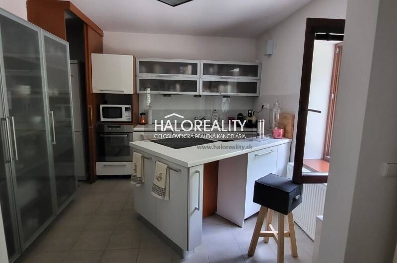 HALO reality - Prenájom, rodinný dom Kremnica, pri kúpalisku