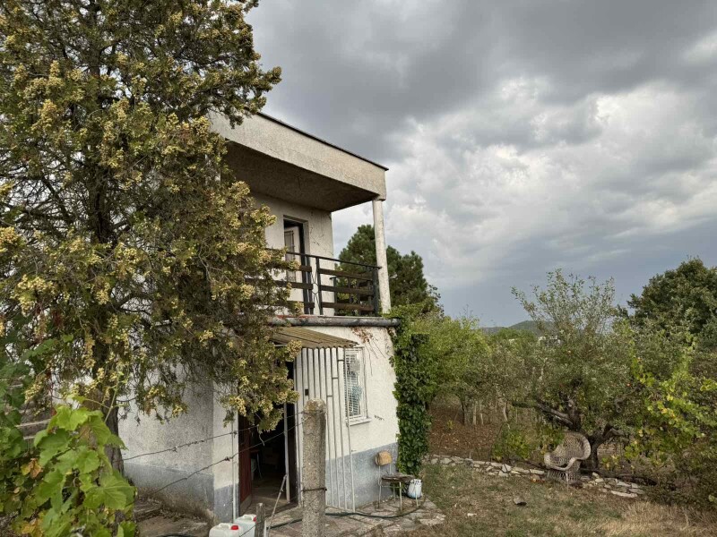 Predaj chaty s rekreačným pozemkom v Šahách, okres Levice