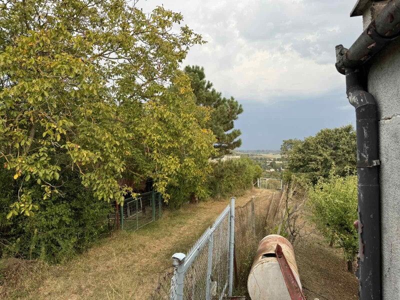 Predaj chaty s rekreačným pozemkom v Šahách, okres Levice