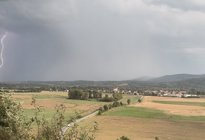 Predaj chaty s rekreačným pozemkom v Šahách, okres Levice