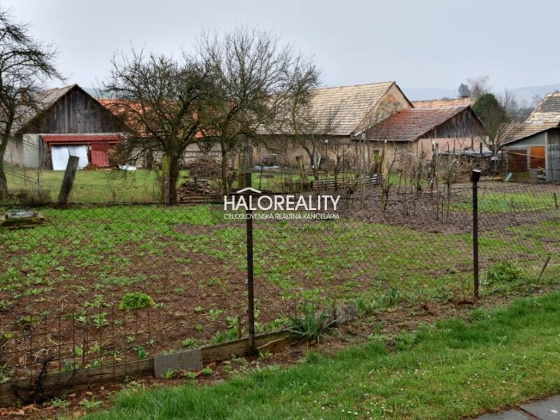 HALO reality - Predaj, trojizbový byt Pliešovce, s balkónom, ihneď ...