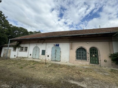 Ponúkame obchodne priestory v centre mesta Šahy predaj alebo prenájom