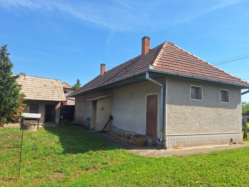 Na predaj rodinný dom v obci Veľká Čalomija. 770m2 23 900 euro + Dohod