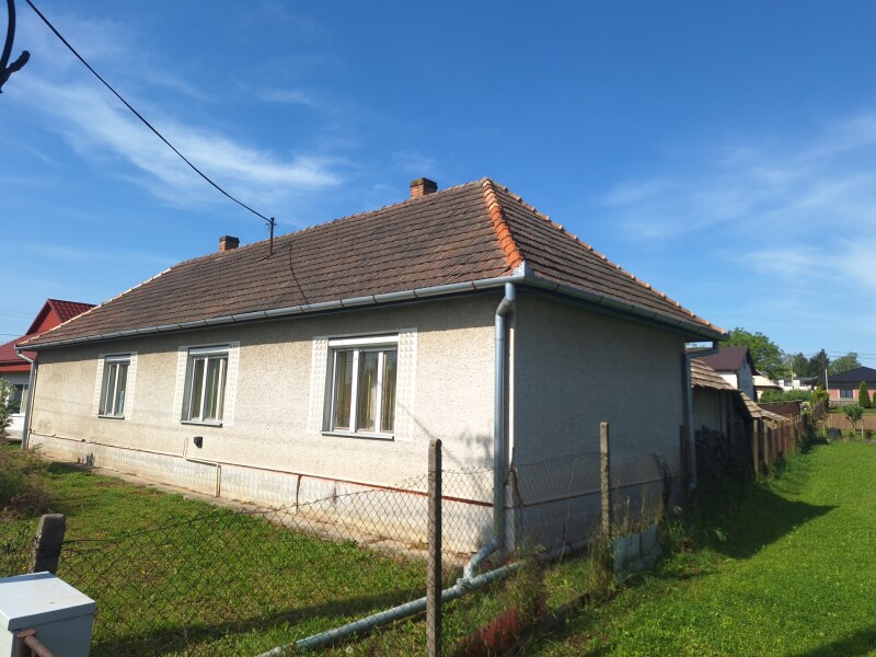 Na predaj rodinný dom v obci Veľká Čalomija. 770m2 23 900 euro + Dohod