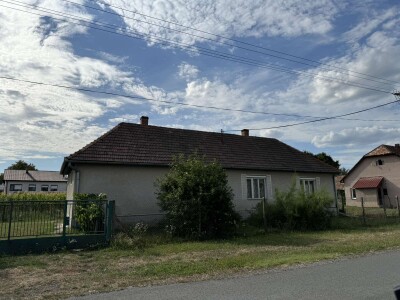 Na predaj rodinný dom v obci Veľká Čalomija. 770m2 23 900 euro + Dohod