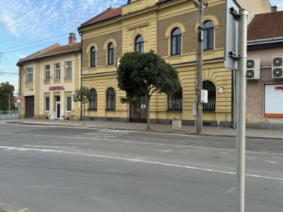 Ponúkame na predaj alebo prenájom administratívnu budovu Šahy